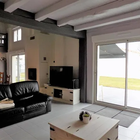 Villa - Ravissante Maison Renovee - Acces Wifi - Climatisation Mobile *